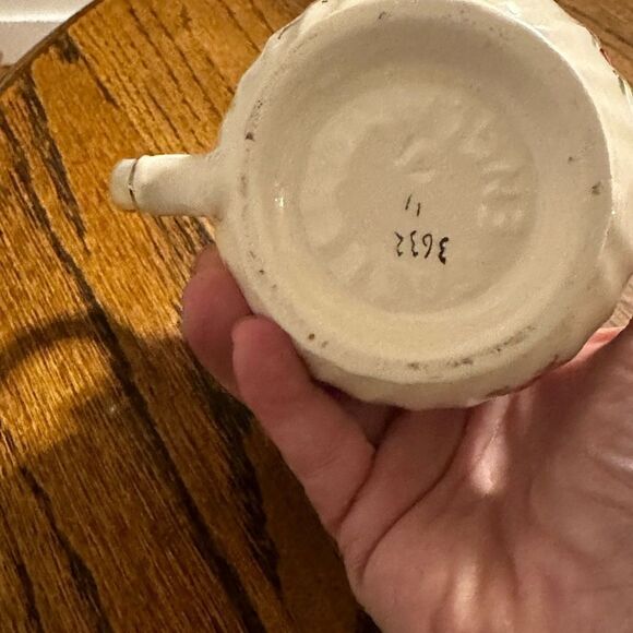 Antique English Sadler Gold rim floral porcelain creamer - Picture 6 of 6